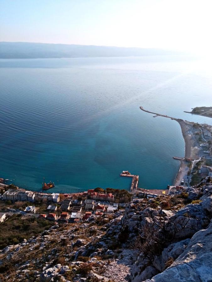 Апартаменты Amazing Sea View Омиш Экстерьер фото