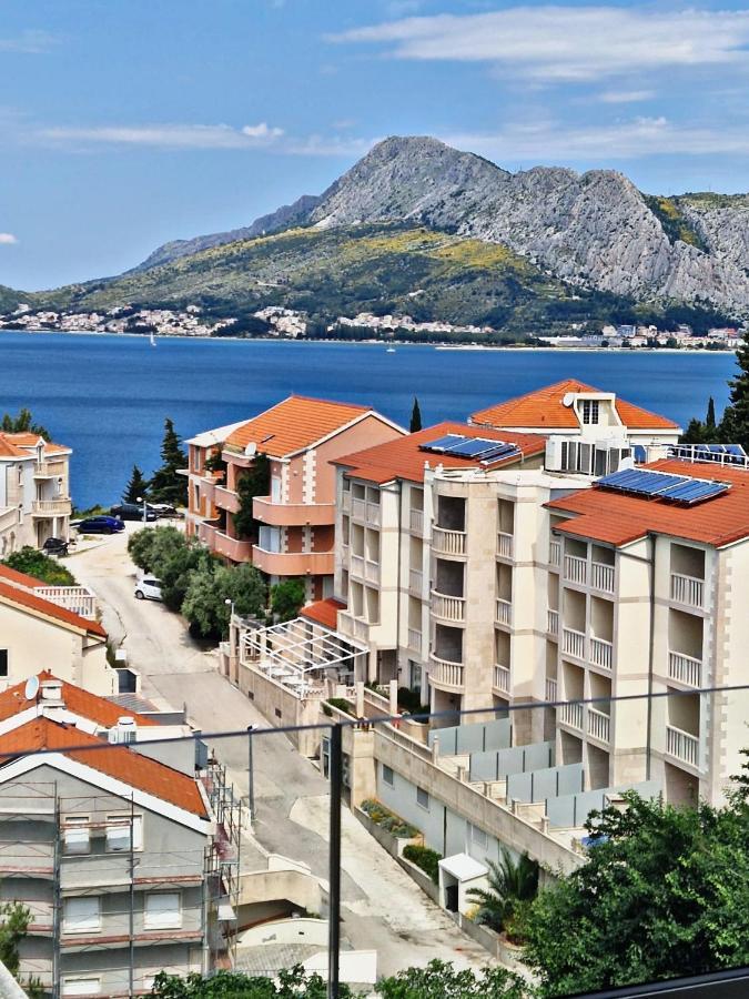 Апартаменты Amazing Sea View Омиш Экстерьер фото